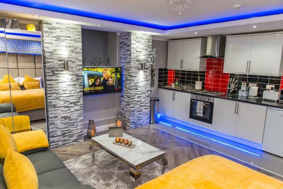 Living Room / Lounge