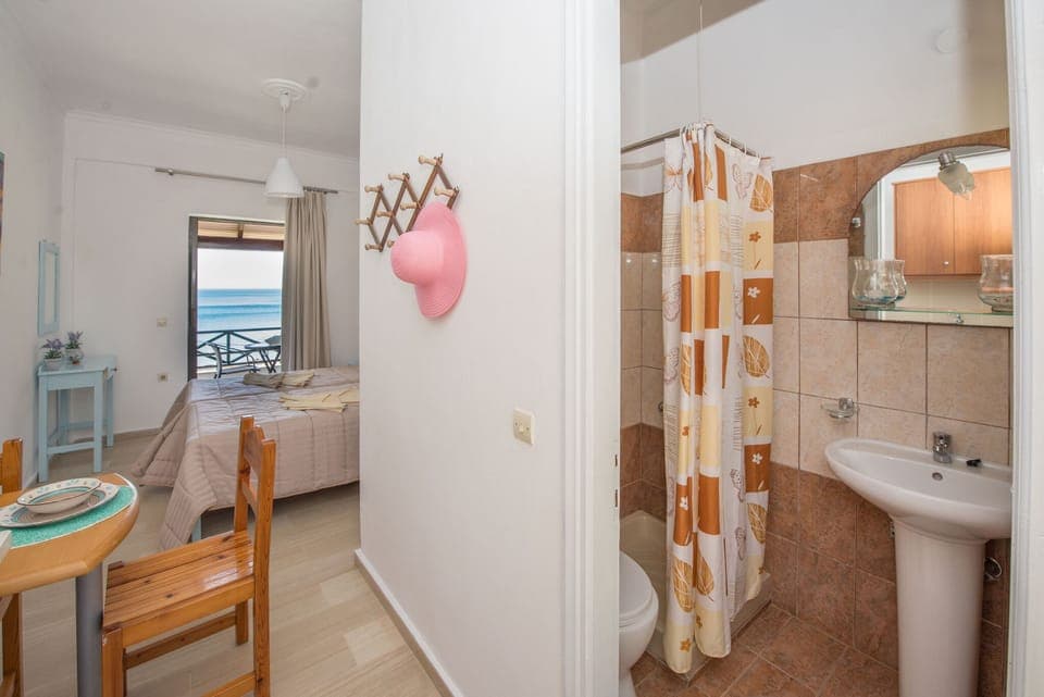 Spiros and Polyxeni Studio 5 Afionas Interior