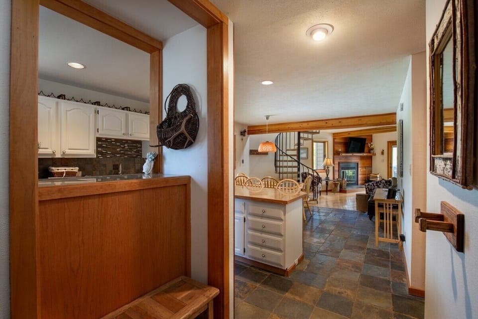 Entry way