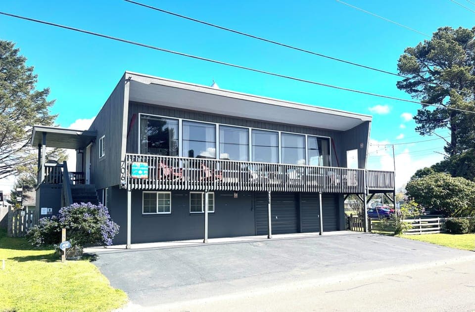 West/Sunset facing with lots of room for outdoor seating and viewing