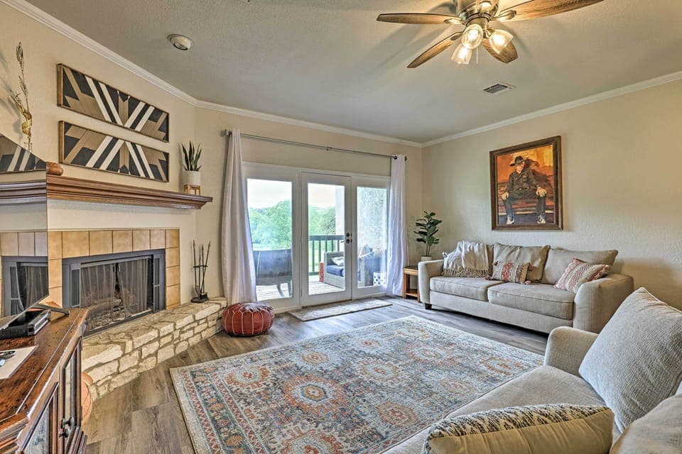 Canyon Lake Vacation Rental | 2BR | 2.5BA | 1,309 Sq Ft | Stairs Required