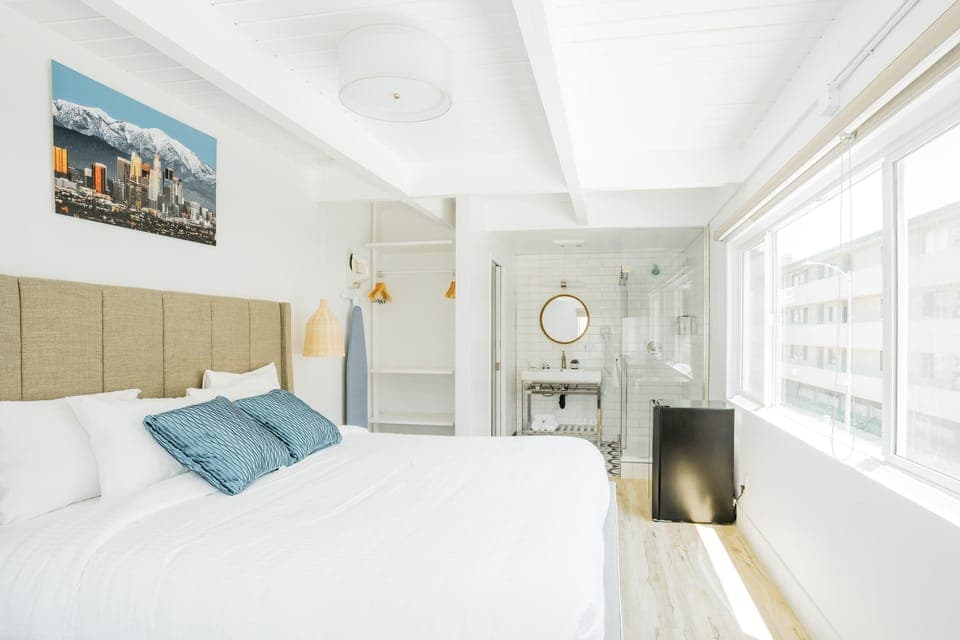 DK - Deluxe Room, 1 King Bed, Non Smoking image 2