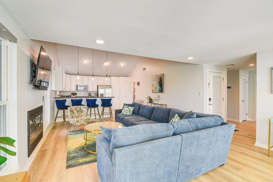 Interior | Open Floor Plan | Free WiFi | Keyless Entry | Ceiling Fans