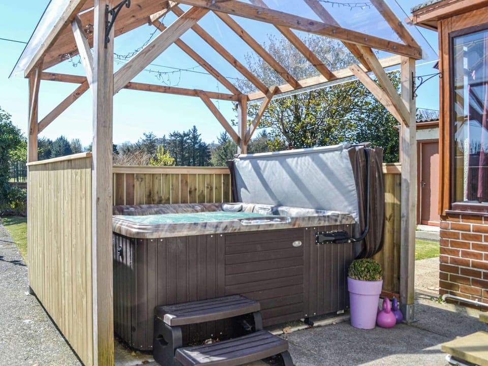 Hot tub | Kinvara, Stranraer