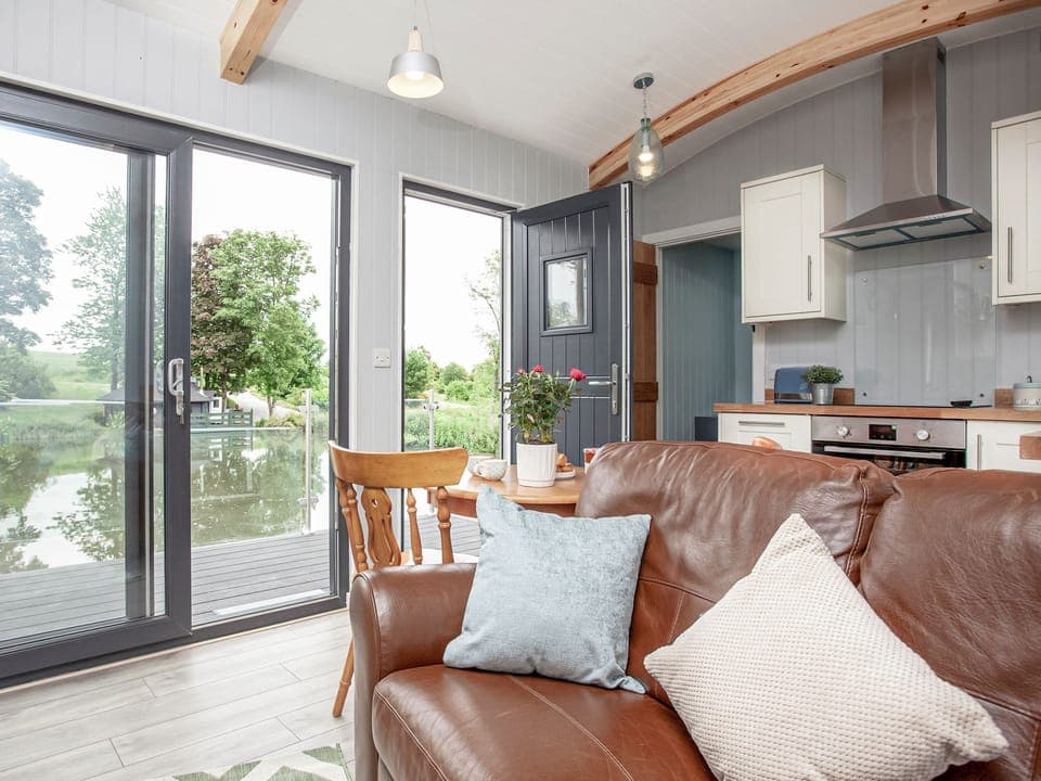 Living area | Moor Hen Shepherd Hut - Ponsford Ponds, Knowle, near Cullompton