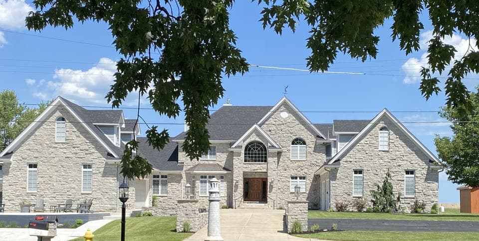 Welcome to Luna Pier!