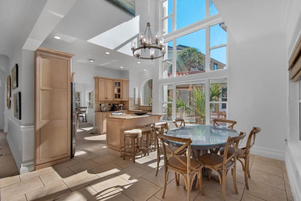 Level 2 Kitchen