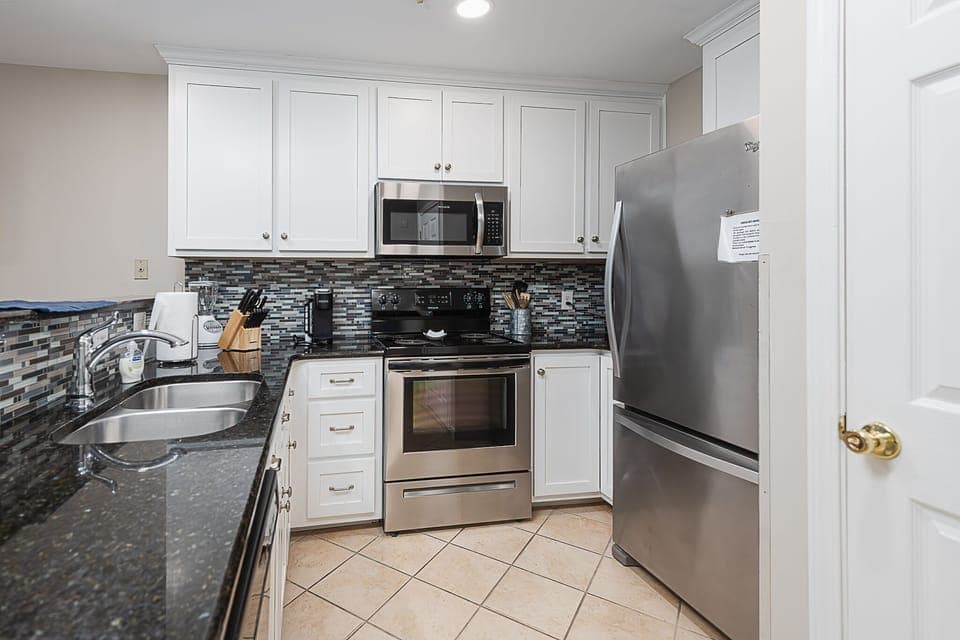 Full Kitchen