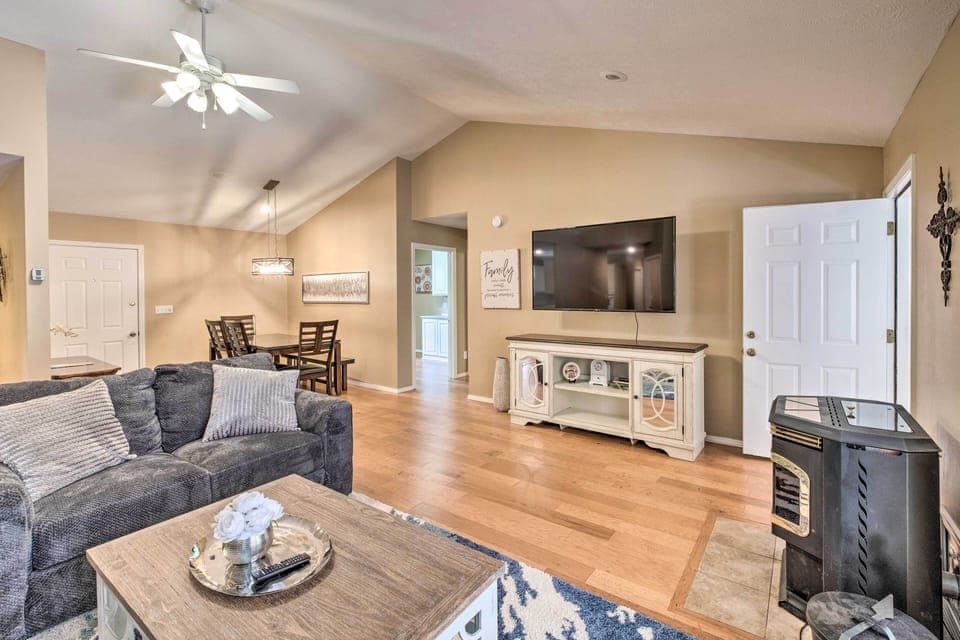 Living Room | Smart TV