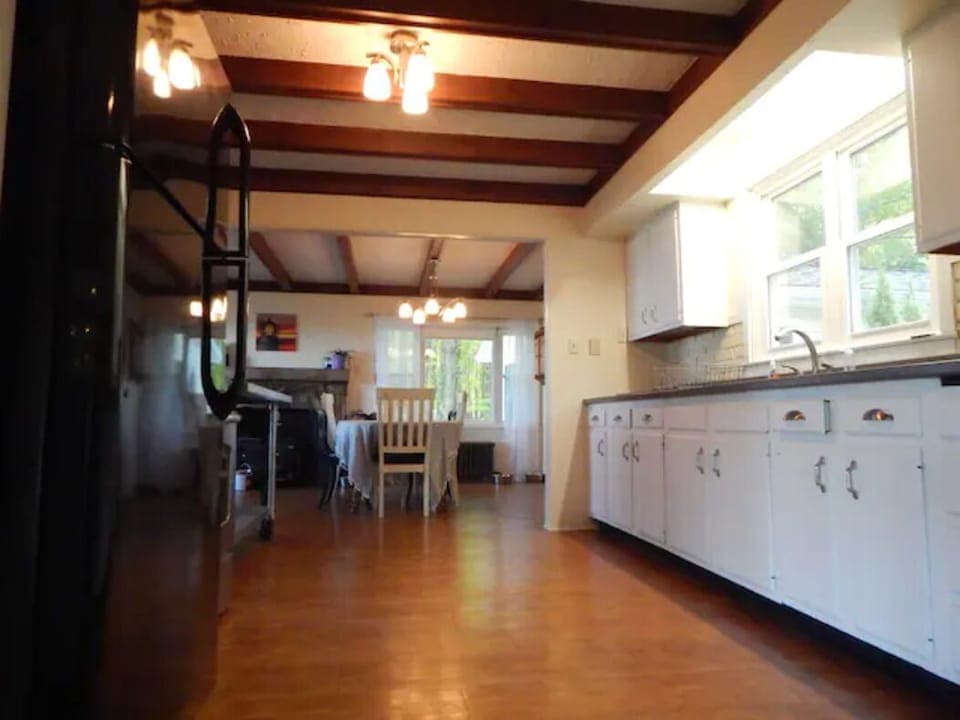 Fully stocked kitchen includes everything you need to enjoy dinners with family.