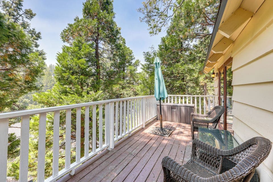 Lake Arrowhead Vacation Rental | 3BR | 2BA | Stairs Required | 1,644 Sq Ft