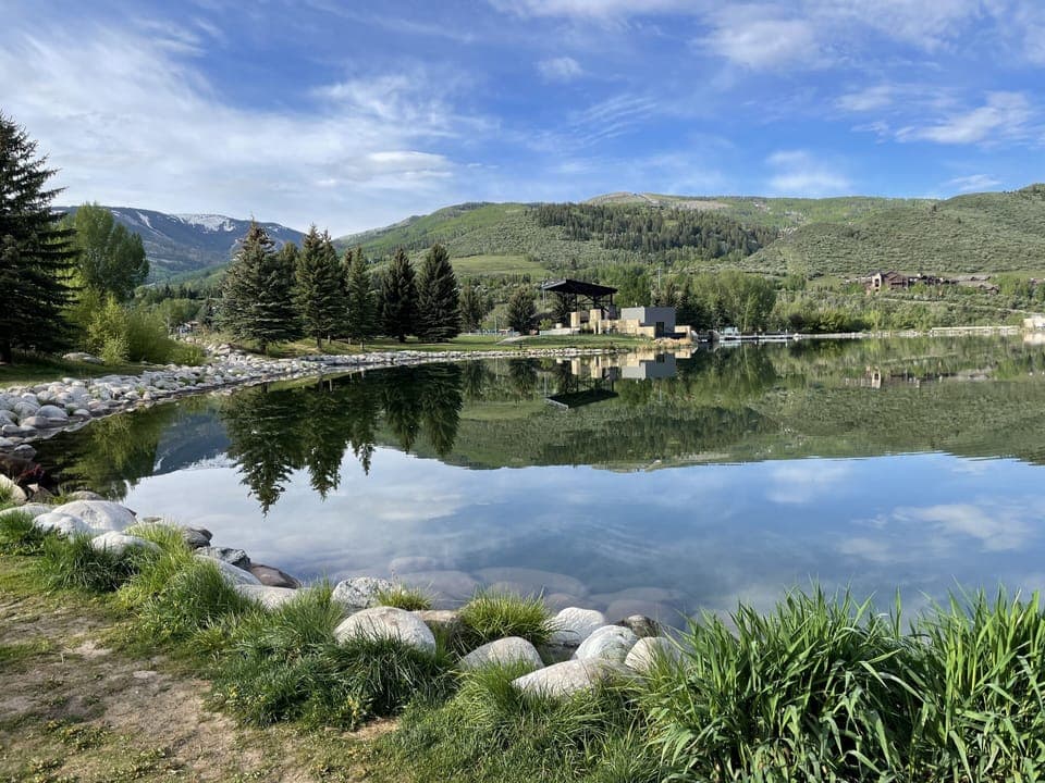 Nottingham Lake short walk away