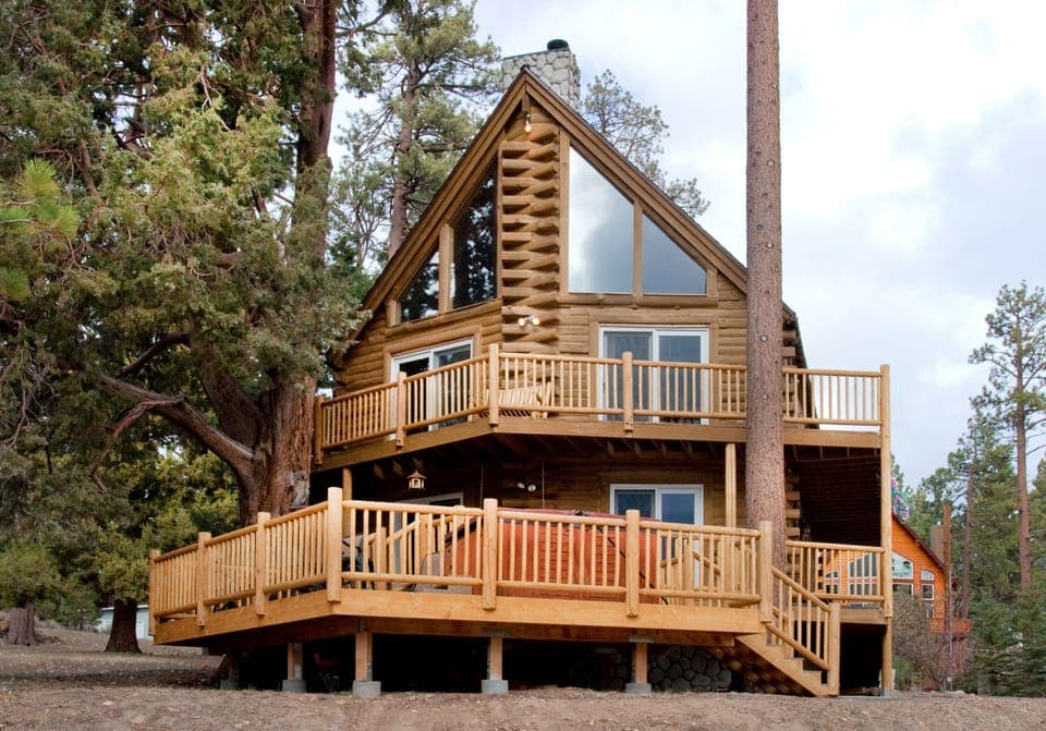 Back of the house facing the lake