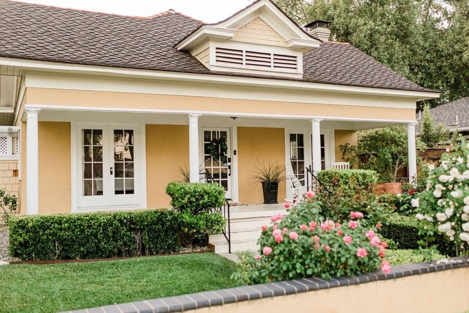 La Belle Vie on Vine (864)