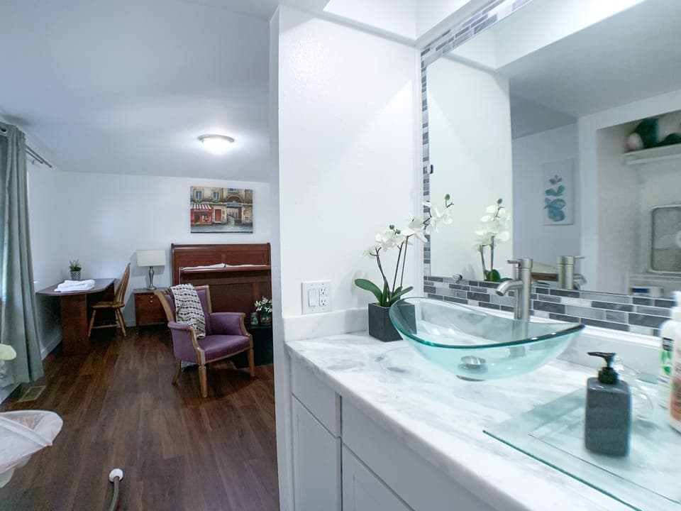 Master with ensuite bathroom