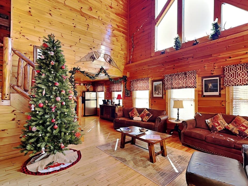 Spend the Holidays Here – Festive Seasonal Decorations!