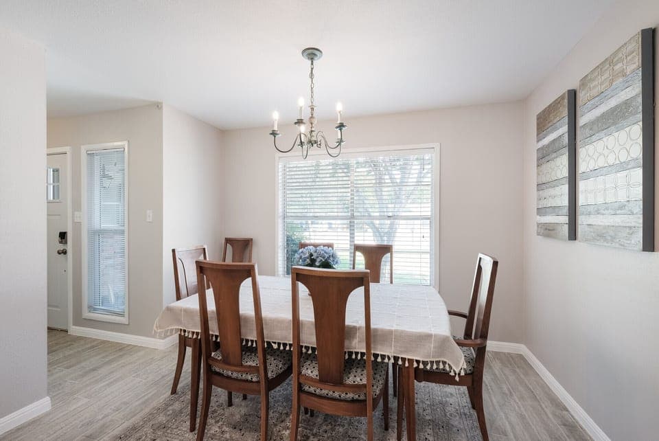 Dining Seating for 6 or 7