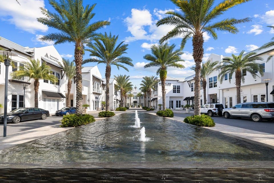 Explore the Shops & Restaurants at 30Avenue