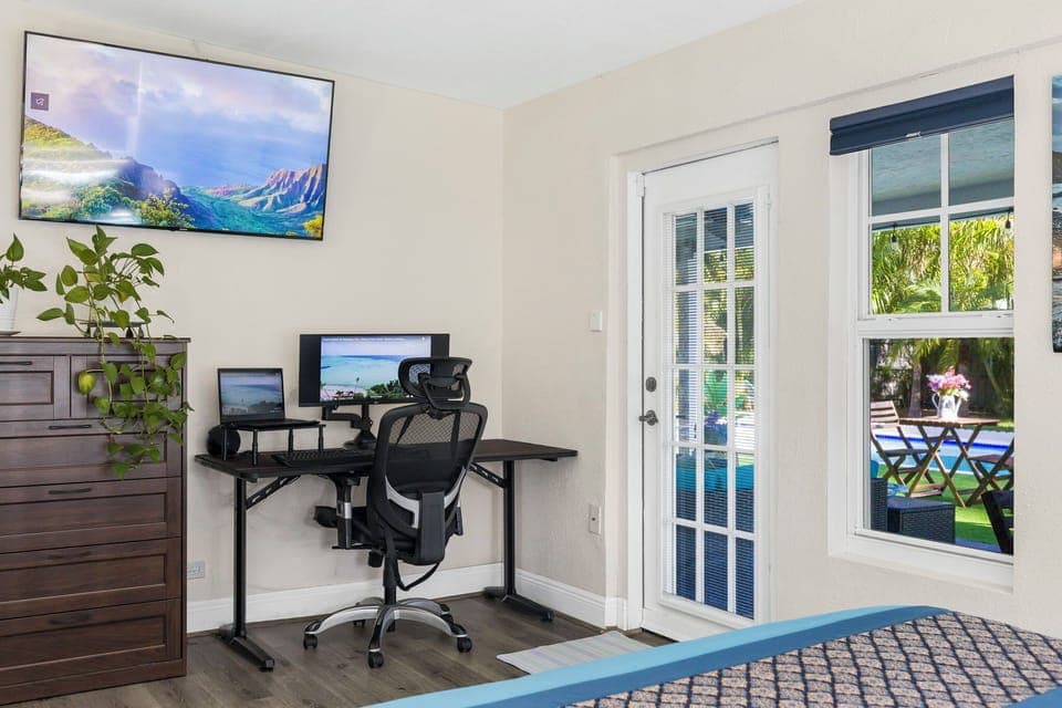 Dedicated work station, including a monitor, table and an ergonomic chair.