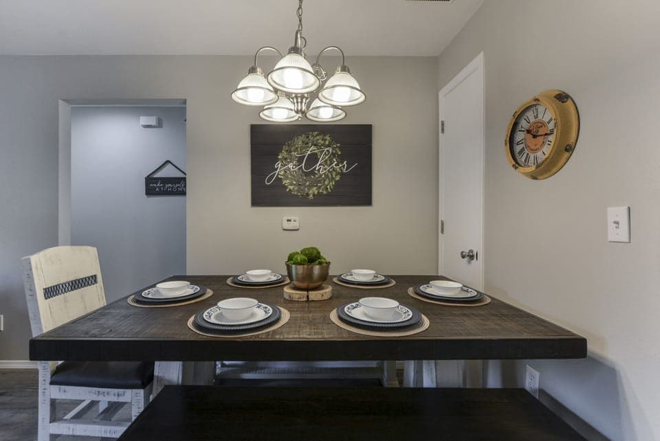 Dining table in unit 6