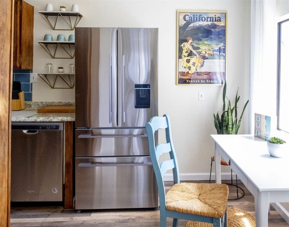 Sea La Vie - The entrance to the kitchen