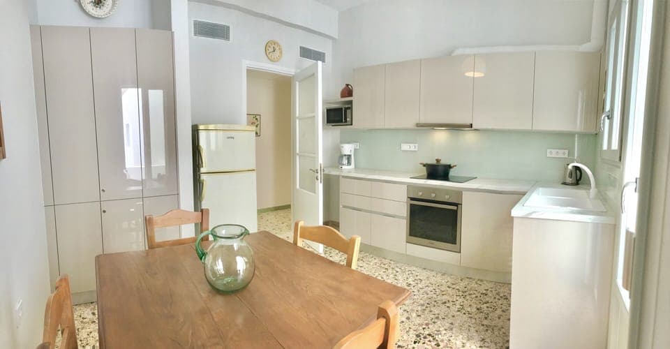 Fully equipped kitchen which offers the convenience of drinkable water.