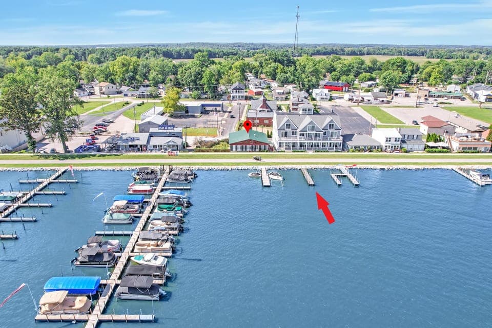 Waterfront Property with Private Dock
(Dock Included for one boat)