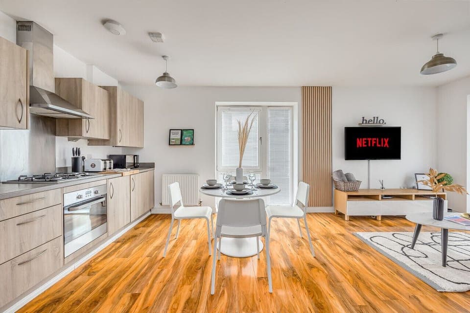 Dining area with seating for up to 4 guests