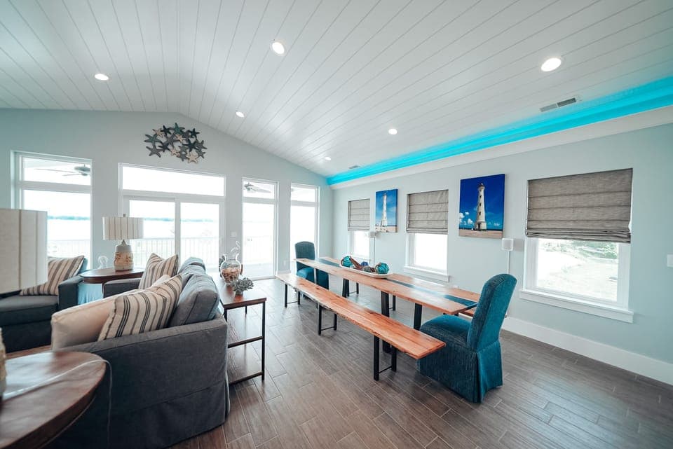 Dining area located on the third floor