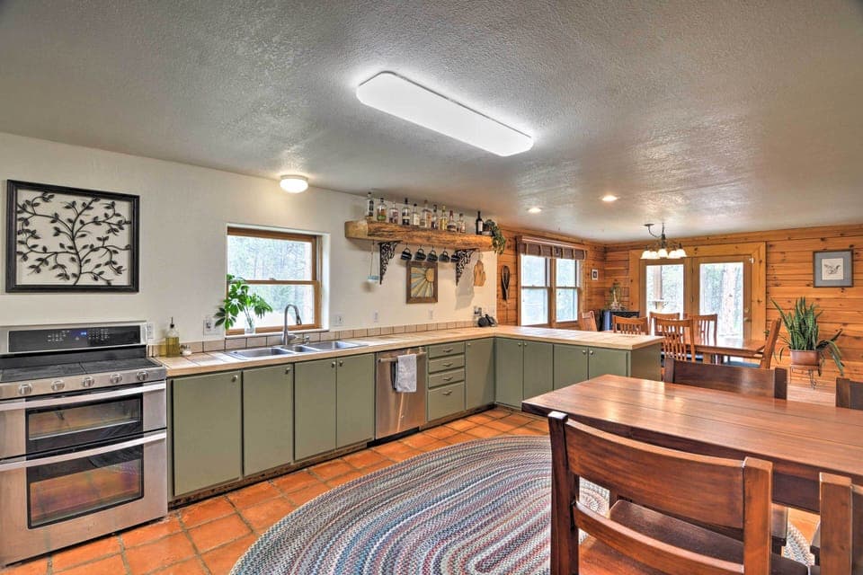 Kitchen | High-Top Table
