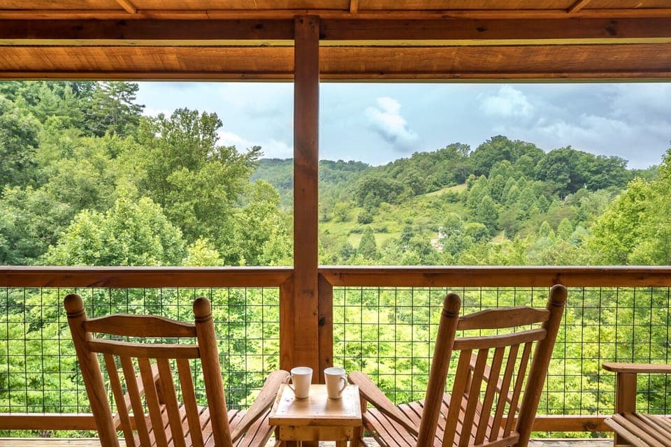 Tennessee Tranquility Deck View