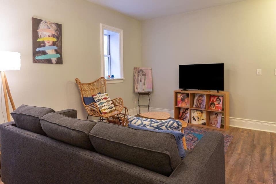 "Had a great stay at this AirBnB, the listing was as advertised and a great value. Instructions for parking and getting in were clear and simple. Would stay here again if I were coming to Detroit.' - Grayson, 5 Star Review