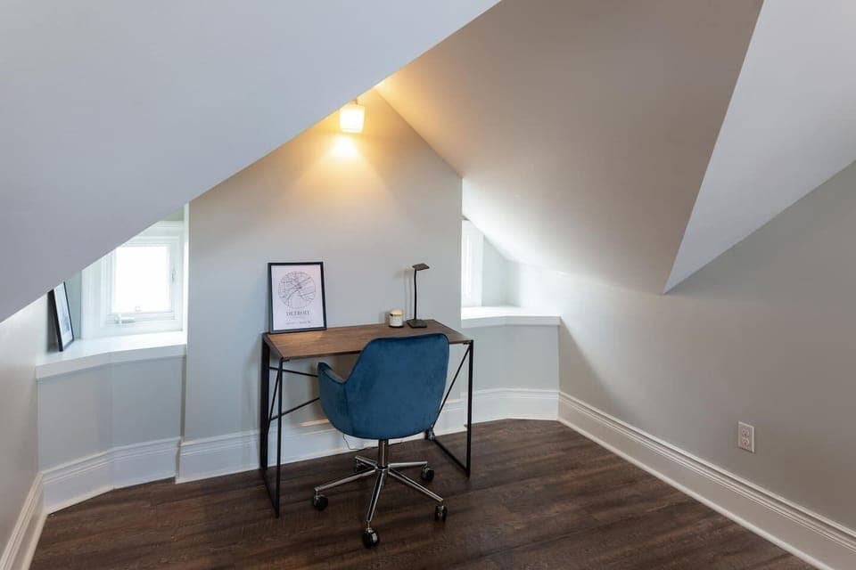 "Favorite spot to stay when I need to work remotely in the city!  Don’t sleep on Cafe Sous Terre downstairs - it’s a must visit!!  Highly recommend!" - Sean, 5 Star Review