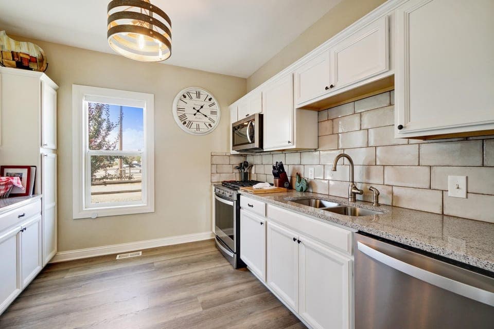 Super bright and beautiful Kitchen