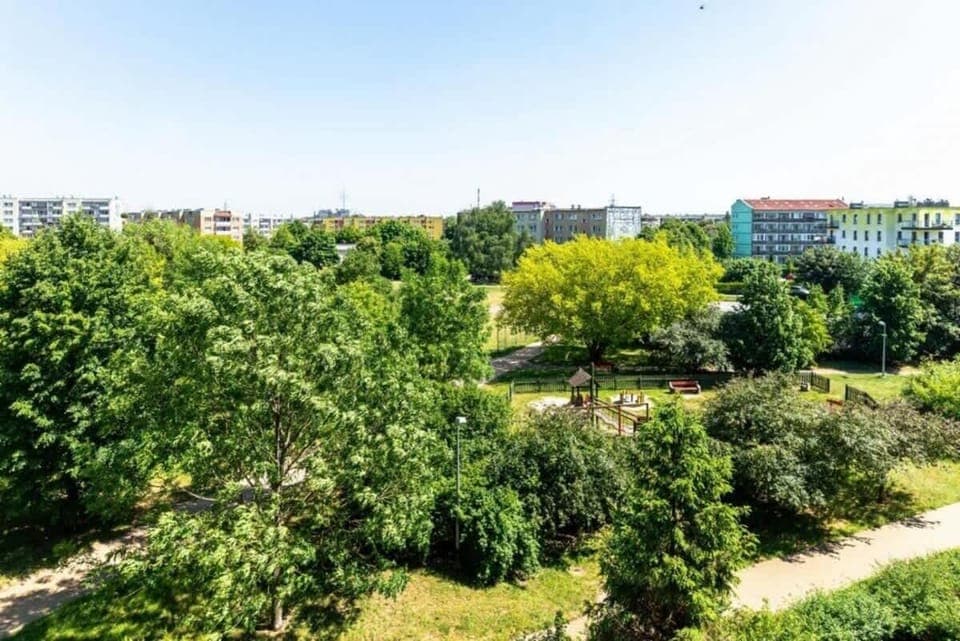 Enjoy easy access to the city's attractions from this well-located building. 