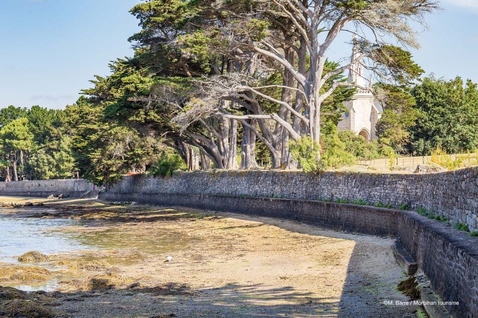 Penboch/Arradon, the coastal path and St Joseph's Chapel