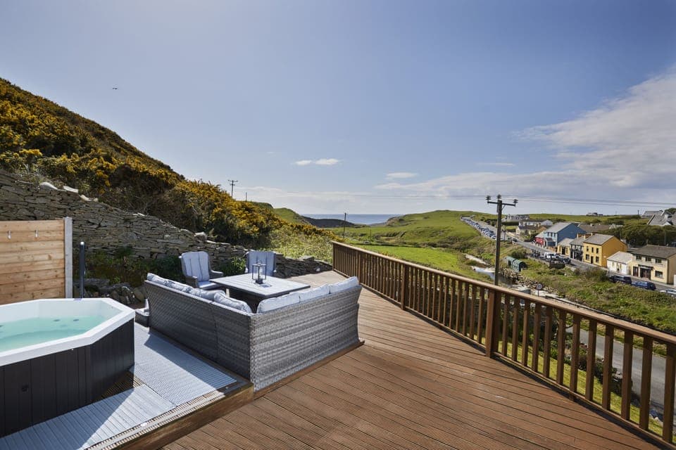 The Lodge has an private Hot tub with views over the Ocean and Doolin village. 