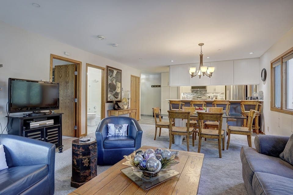 Flooring, Furniture, Hardwood, Living Room, Room