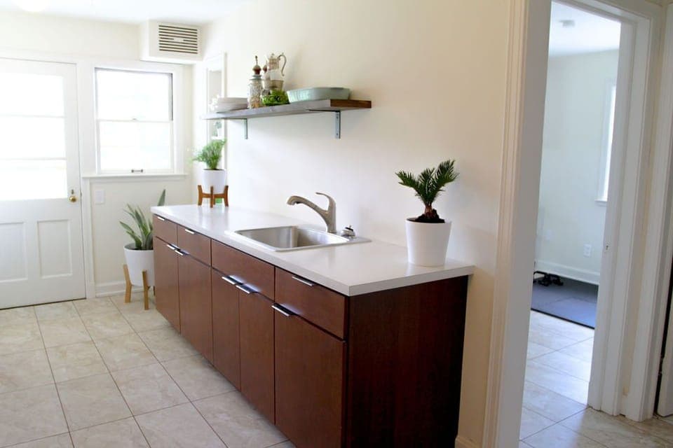 Butler's pantry behind kitchen