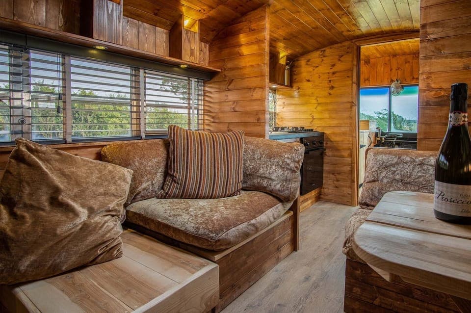 American School Bus - 1 Bedroom  - Blossom Farm - Tiers Cross (20648)