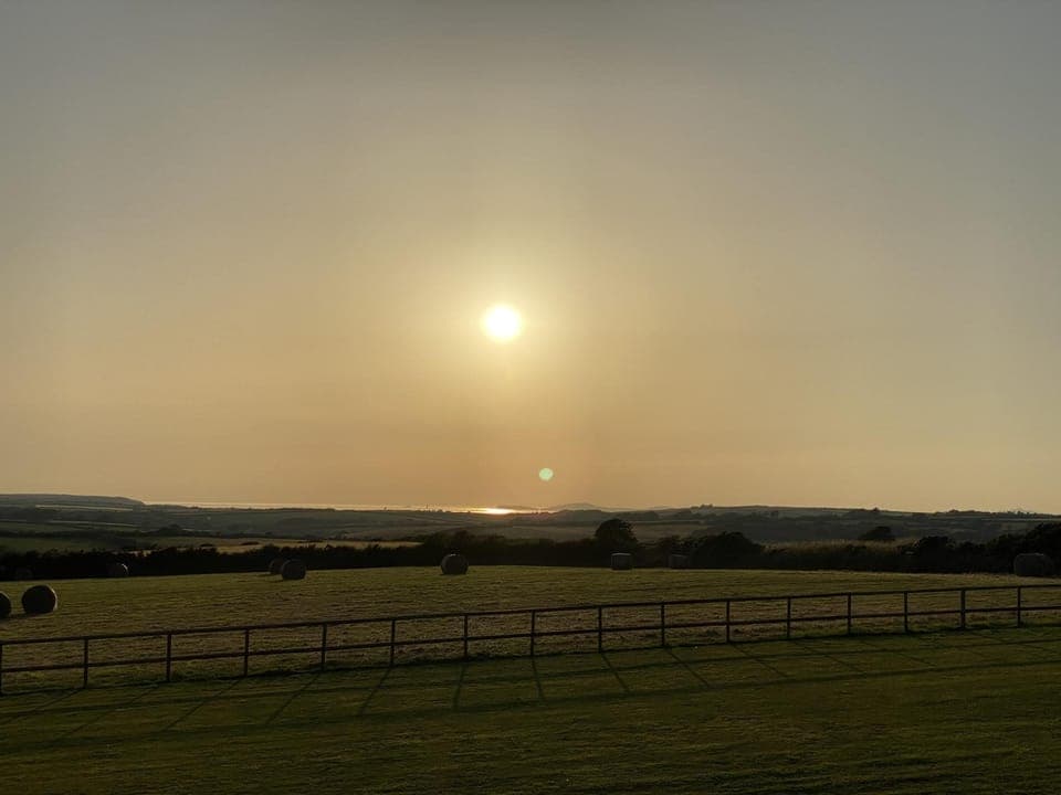 American School Bus - 1 Bedroom  - Blossom Farm - Tiers Cross (18106)