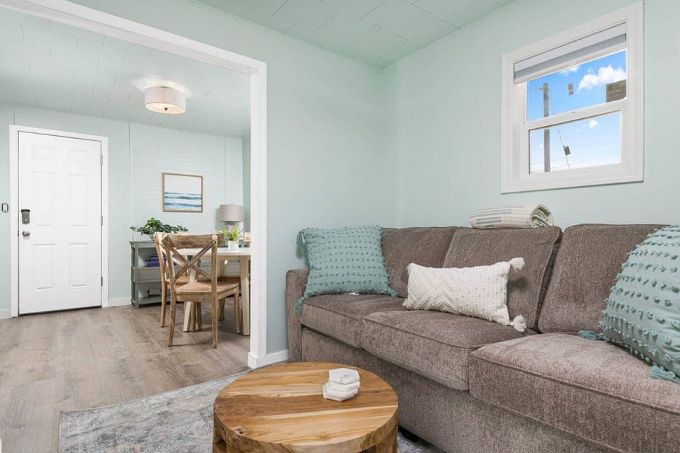 Welcome to the Coral Cottage Unit 2. We hope we get to host you at this Rockaway Beach rental. Please reach out with any questions.