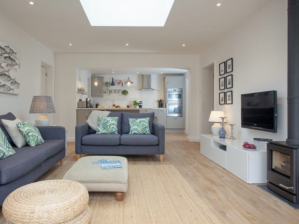 Garden room and kitchen | Haldon View, Lympstone