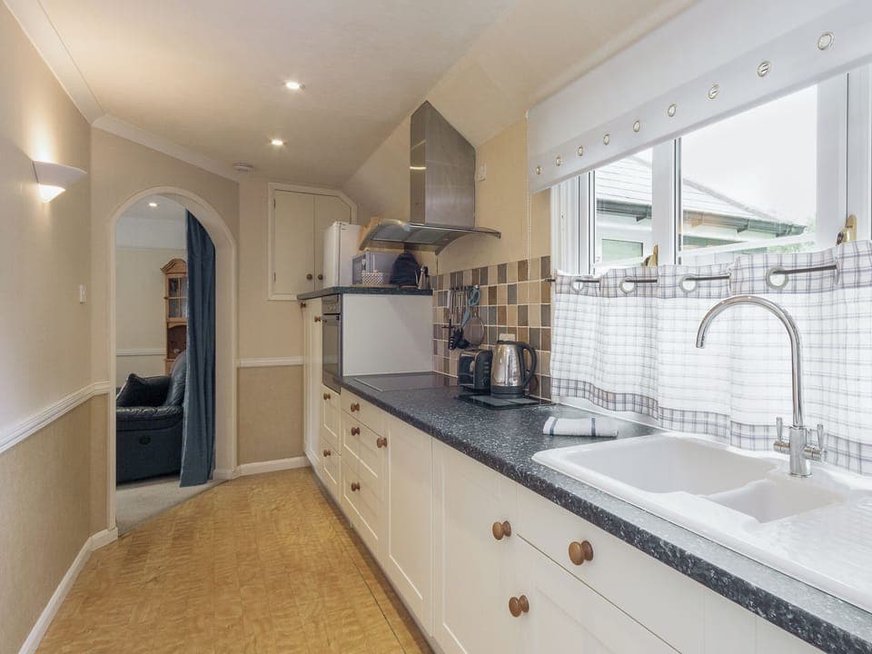 Well equipped kitchen | St Elmo&rsquo;s LodgeFlat 1, Salcombe
