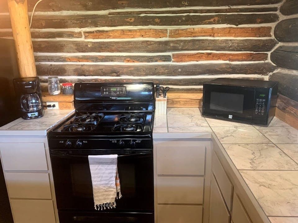 Full kitchen
