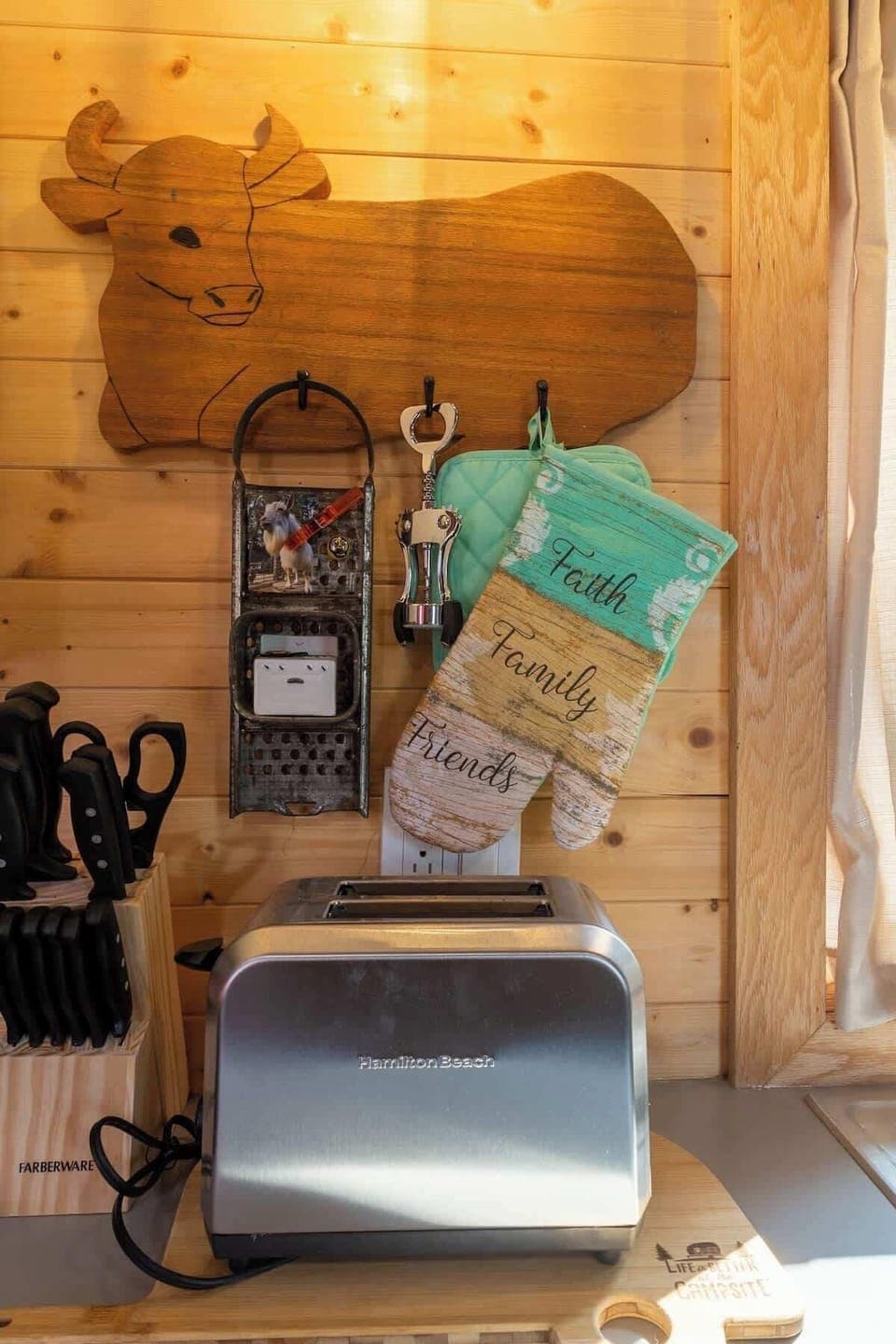 Kitchen corner with a Toaster