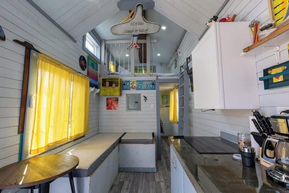 Sitting Area / Kitchen

