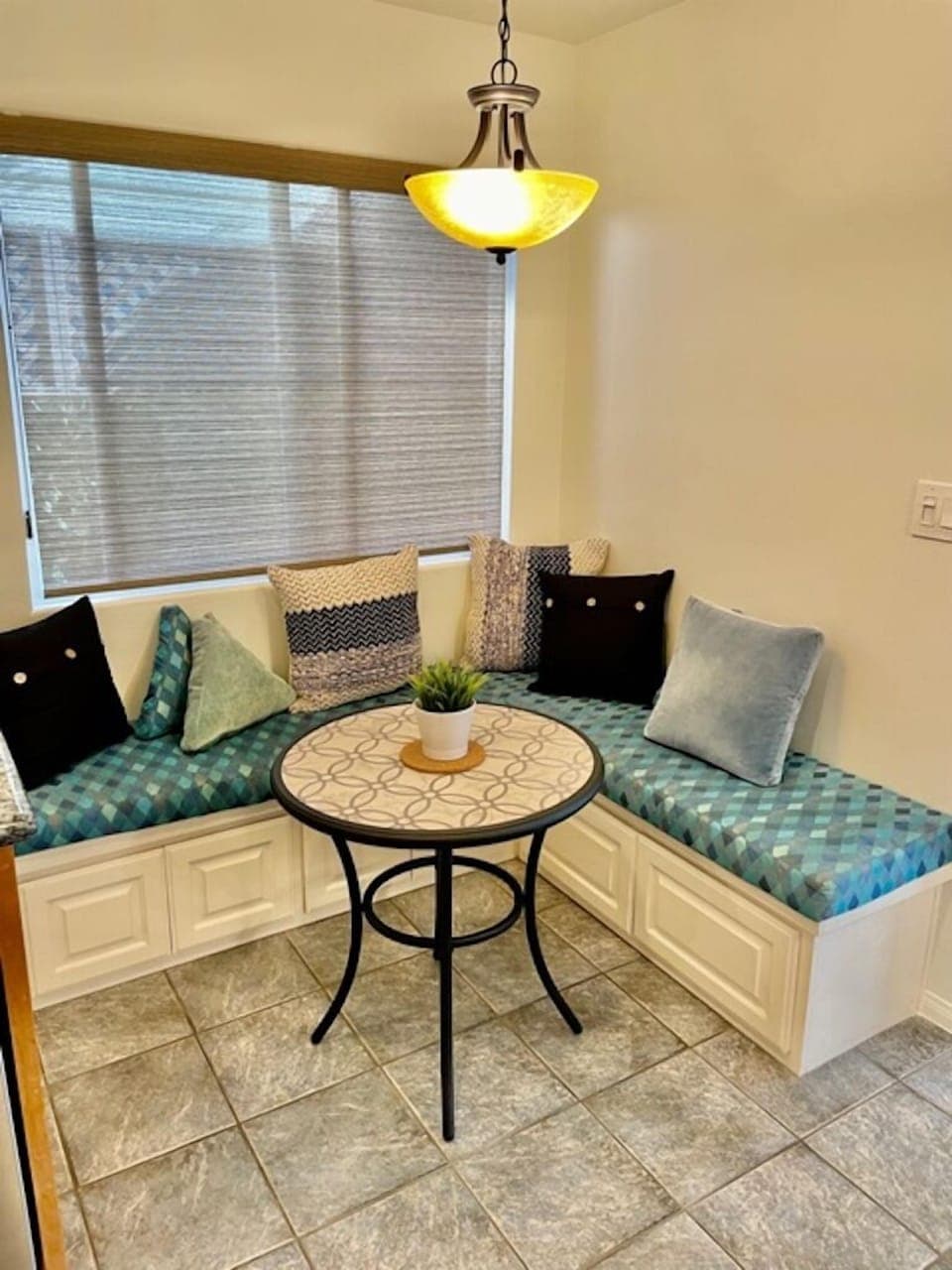 Kitchen breakfast nook
