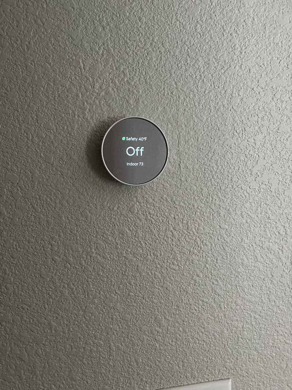 Nest-controlled thermostat. Heat & AC can be set prior to arrival. 
