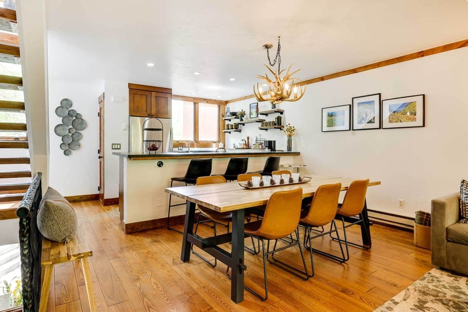 Dining Area | 3-Story Unit